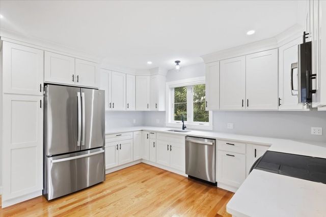 19 Digby Ave, Brockton, MA 02301
