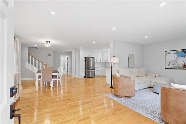 19 Digby Ave, Brockton, MA 02301
