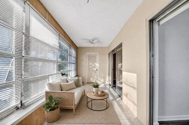 201 Oxford 600, West Palm Beach, FL 33417