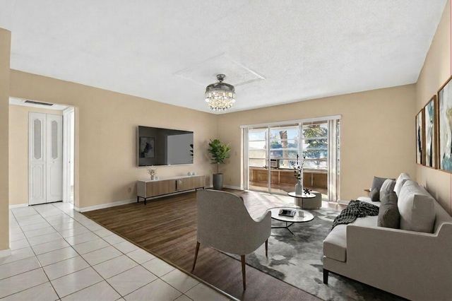 201 Oxford 600, West Palm Beach, FL 33417