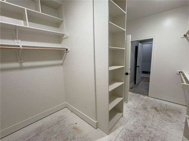 9173 N Montgall Avenue, Kansas City, MO 64156