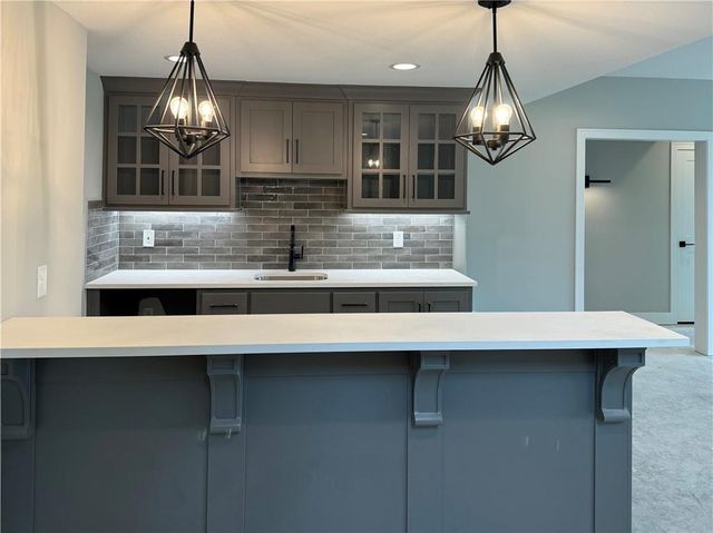 9173 N Montgall Avenue, Kansas City, MO 64156