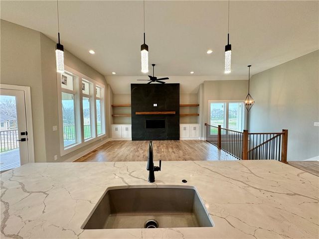 9173 N Montgall Avenue, Kansas City, MO 64156