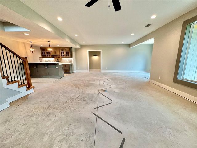 9173 N Montgall Avenue, Kansas City, MO 64156