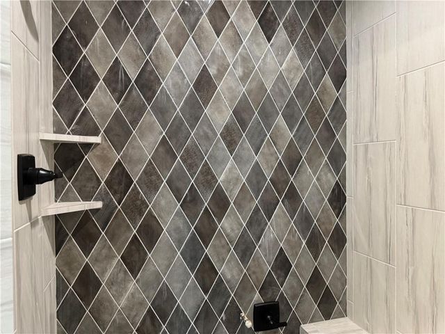 9173 N Montgall Avenue, Kansas City, MO 64156