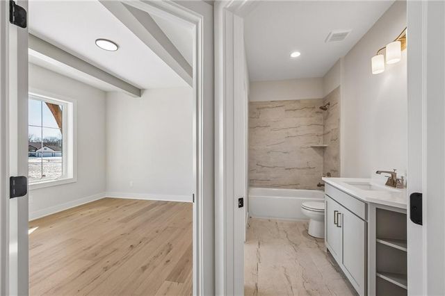 9173 N Montgall Avenue, Kansas City, MO 64156