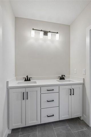 9173 N Montgall Avenue, Kansas City, MO 64156