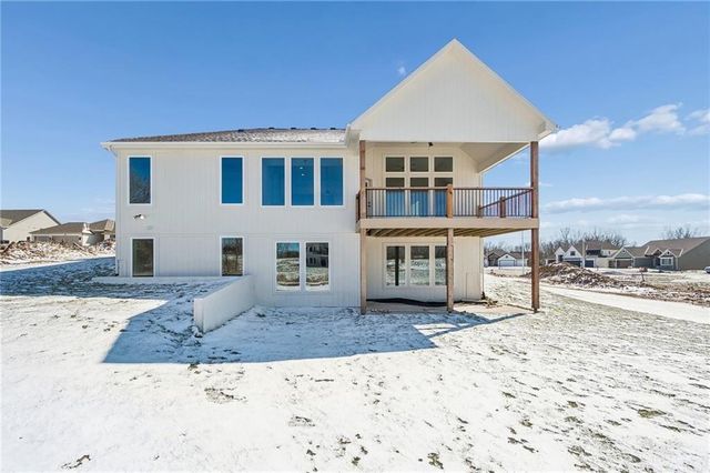 9173 N Montgall Avenue, Kansas City, MO 64156