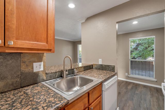 5727 Richmond Avenue 203, Dallas, TX 75206