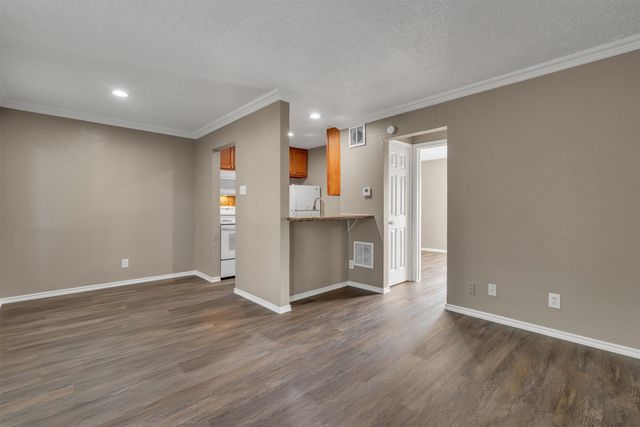 5727 Richmond Avenue 203, Dallas, TX 75206