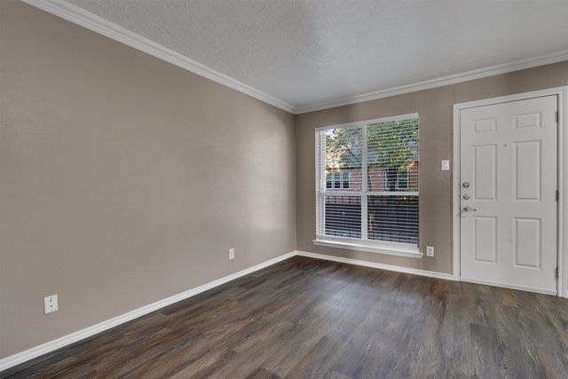 5727 Richmond Avenue 203, Dallas, TX 75206