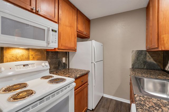 5727 Richmond Avenue 203, Dallas, TX 75206