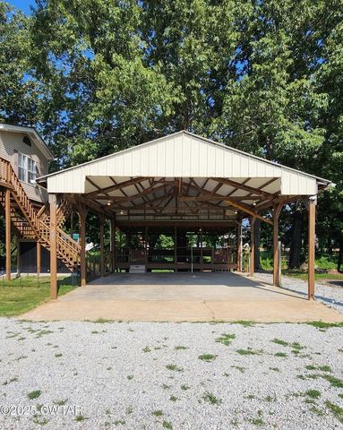 407 Pevahouse Camp Cir, Decaturville, TN 38329