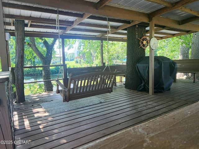 407 Pevahouse Camp Cir, Decaturville, TN 38329