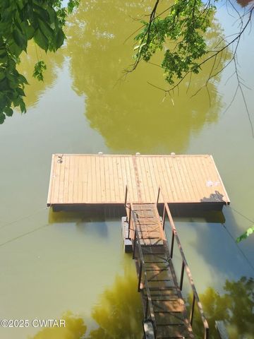 407 Pevahouse Camp Cir, Decaturville, TN 38329