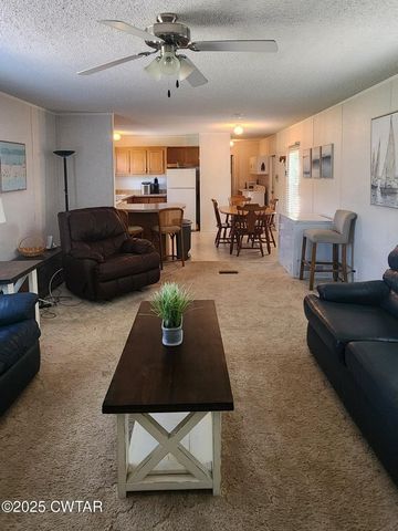 407 Pevahouse Camp Cir, Decaturville, TN 38329