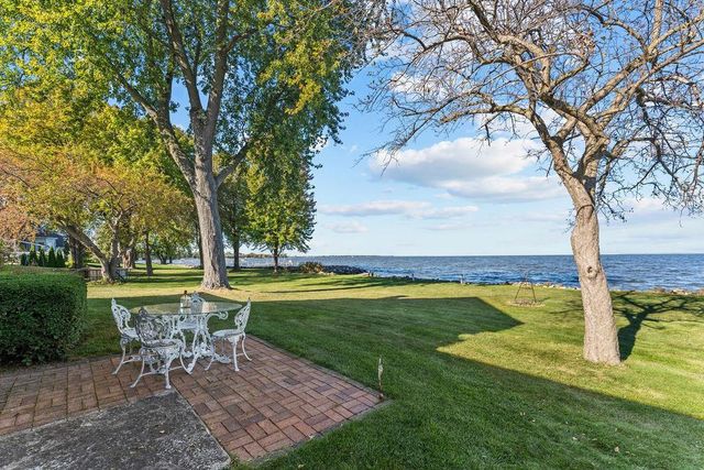 3790 PAU KO TUK LANE, Oshkosh, WI 54902