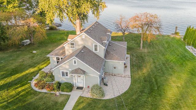 3790 PAU KO TUK LANE, Oshkosh, WI 54902