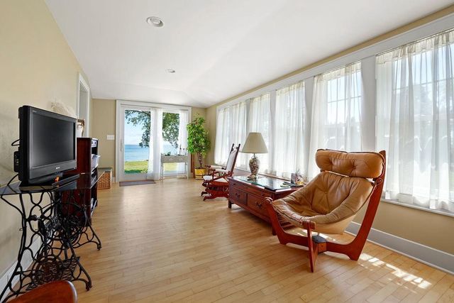 3790 PAU KO TUK LANE, Oshkosh, WI 54902