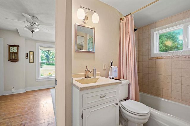 3790 PAU KO TUK LANE, Oshkosh, WI 54902