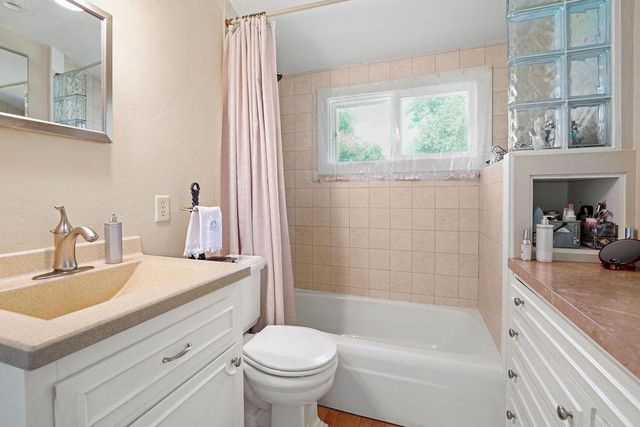3790 PAU KO TUK LANE, Oshkosh, WI 54902
