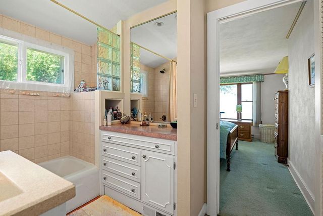 3790 PAU KO TUK LANE, Oshkosh, WI 54902