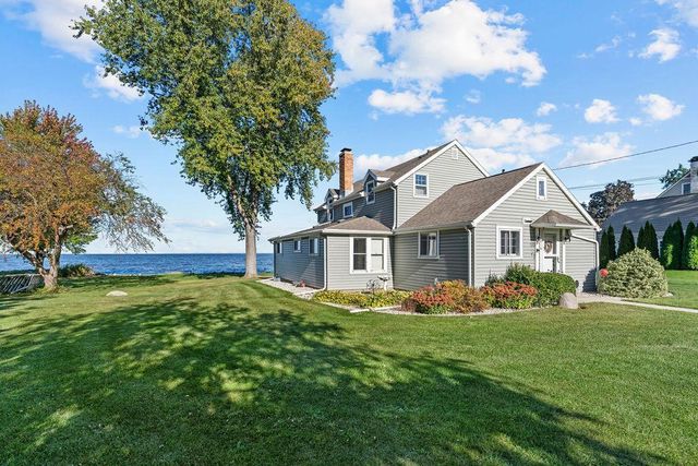3790 PAU KO TUK LANE, Oshkosh, WI 54902