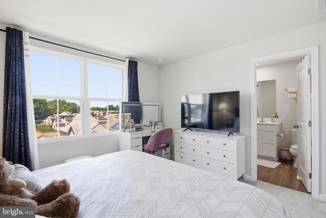 9-F FLOYD AVE, Beverly, NJ 08010