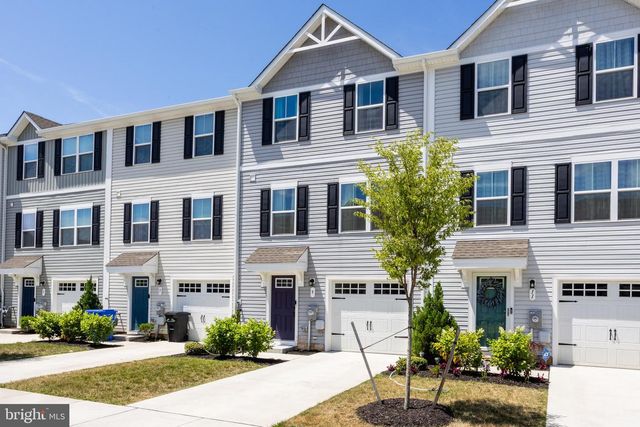 9-F FLOYD AVE, Beverly, NJ 08010