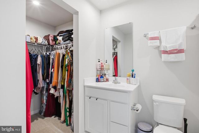 9-F FLOYD AVE, Beverly, NJ 08010