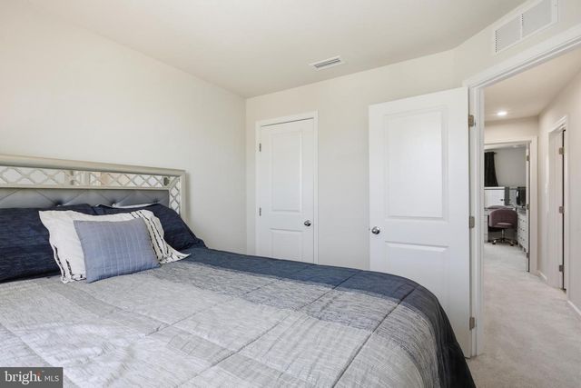 9-F FLOYD AVE, Beverly, NJ 08010