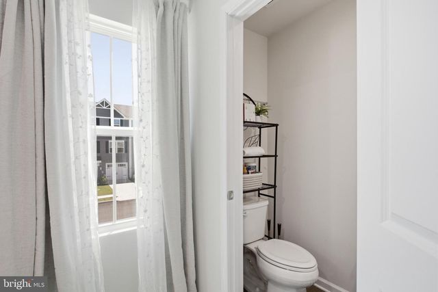 9-F FLOYD AVE, Beverly, NJ 08010