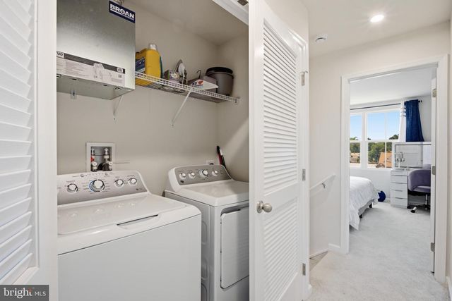 9-F FLOYD AVE, Beverly, NJ 08010