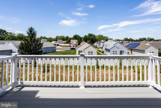 9-F FLOYD AVE, Beverly, NJ 08010