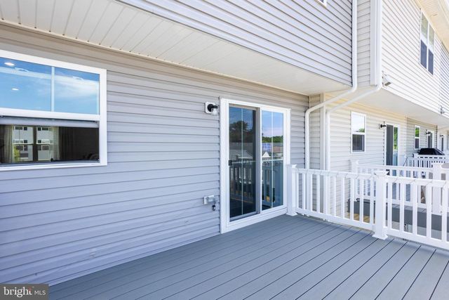9-F FLOYD AVE, Beverly, NJ 08010