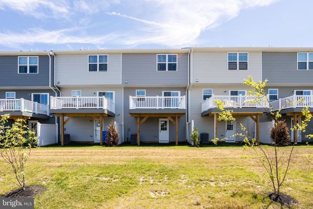9-F FLOYD AVE, Beverly, NJ 08010
