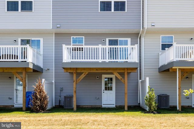 9-F FLOYD AVE, Beverly, NJ 08010