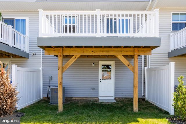 9-F FLOYD AVE, Beverly, NJ 08010