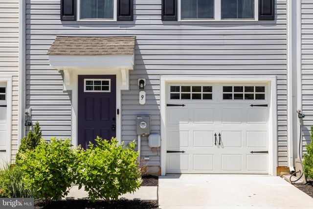 9-F FLOYD AVE, Beverly, NJ 08010
