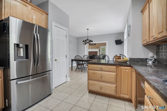 17 Carriage Lane, Woodbury, CT 06798