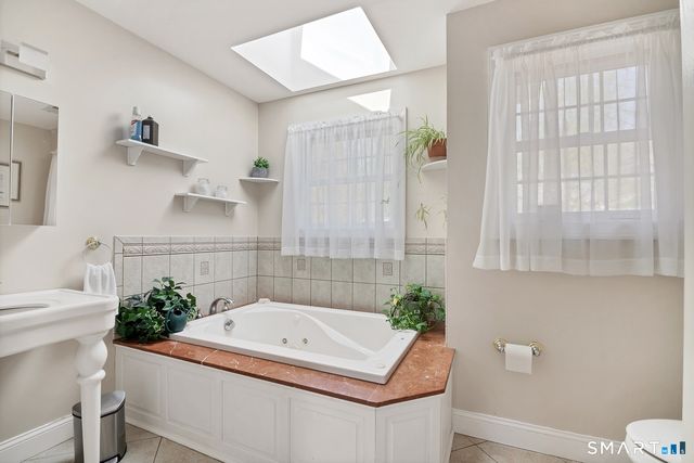 17 Carriage Lane, Woodbury, CT 06798