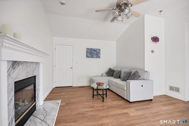 17 Carriage Lane, Woodbury, CT 06798