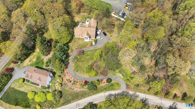 17 Carriage Lane, Woodbury, CT 06798