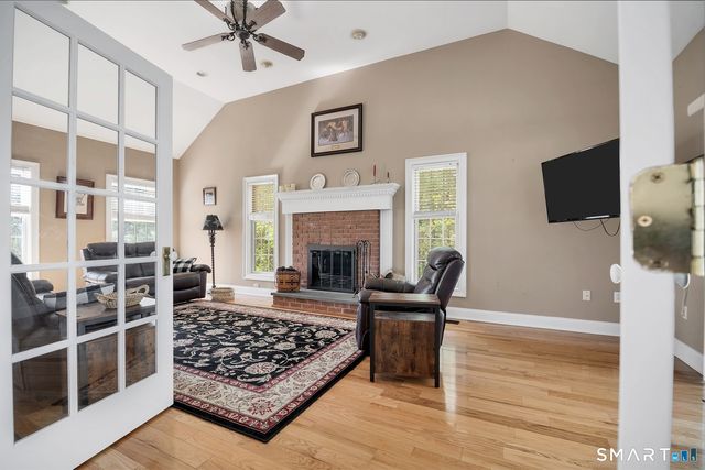 17 Carriage Lane, Woodbury, CT 06798