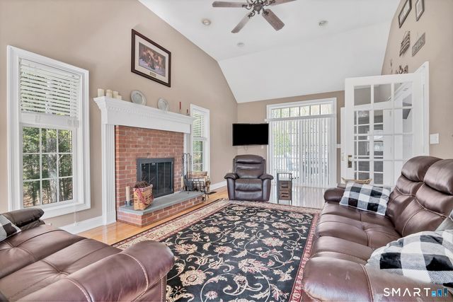 17 Carriage Lane, Woodbury, CT 06798