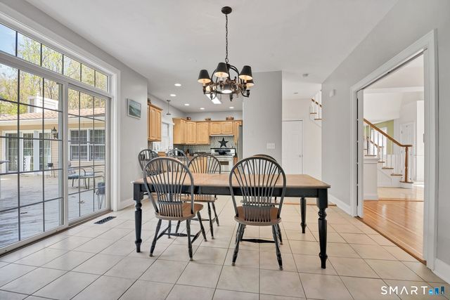 17 Carriage Lane, Woodbury, CT 06798