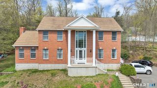 17 Carriage Lane, Woodbury, CT 06798