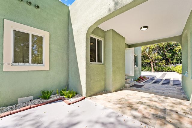 1139 NW 37th St, Miami, FL 33127