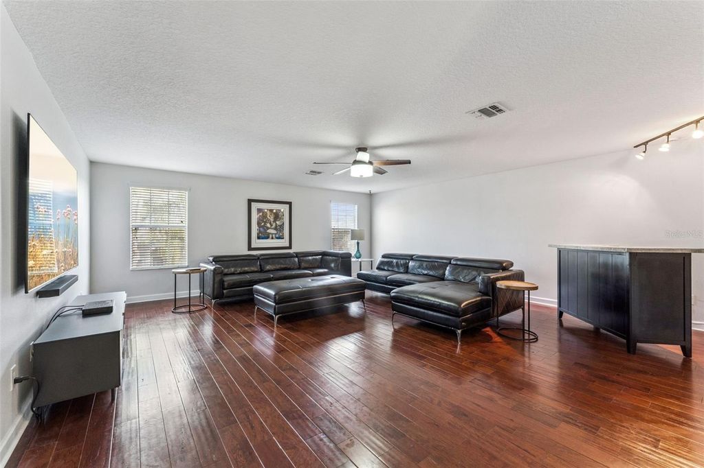 Image 21 of property listing at 14644 CROSSTON BAY COURT, Orlando, FL 32824