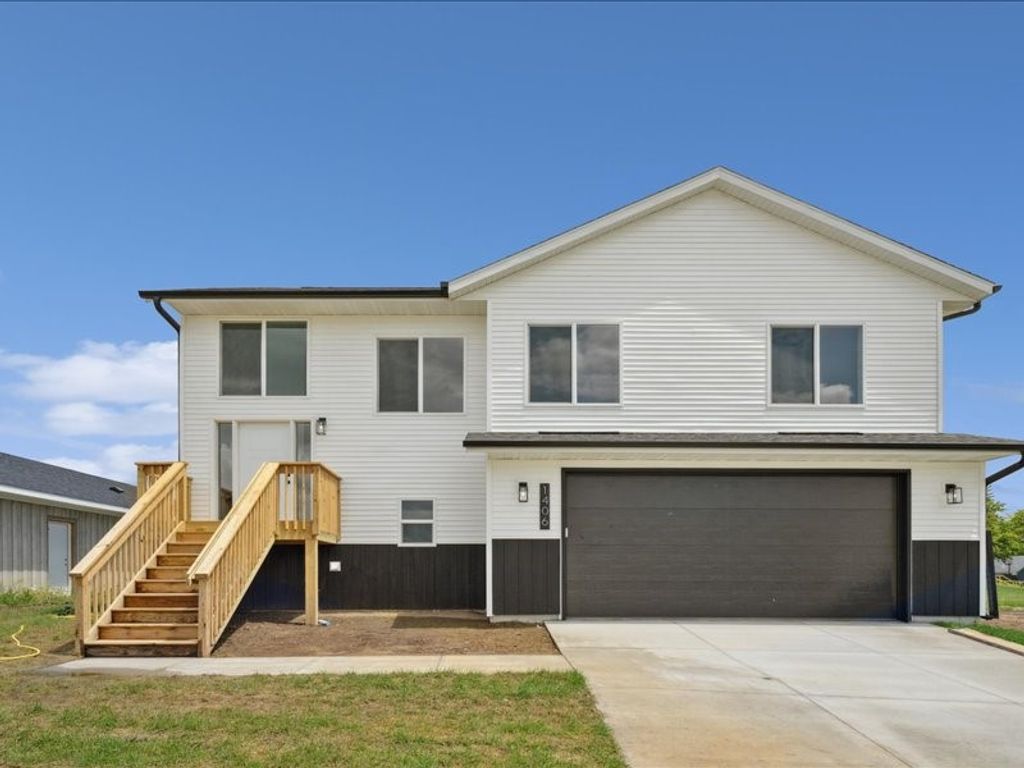 1416 Duncan Drive, Muscatine, IA 52761